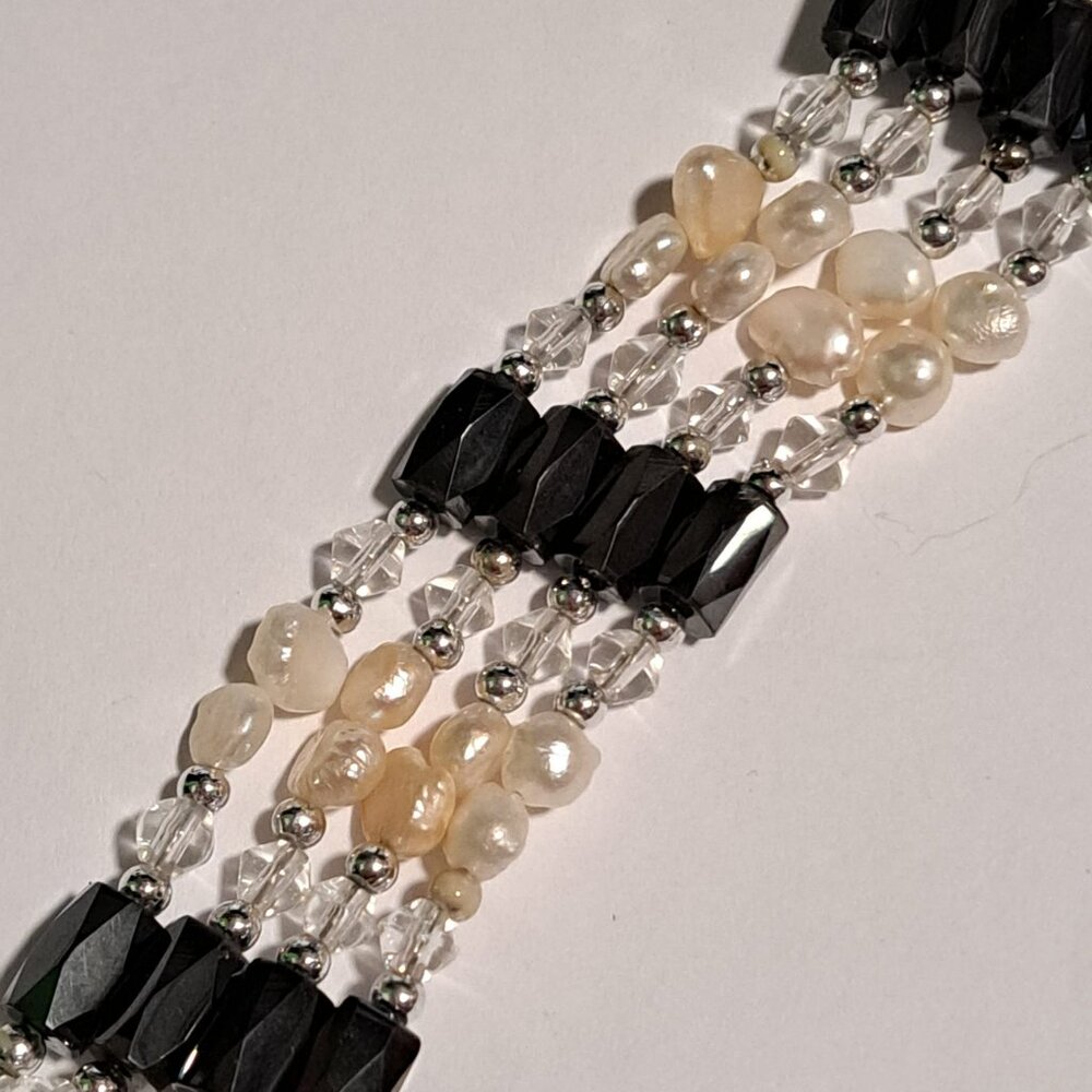 Magnetic beaded bracelet black white and clear beads